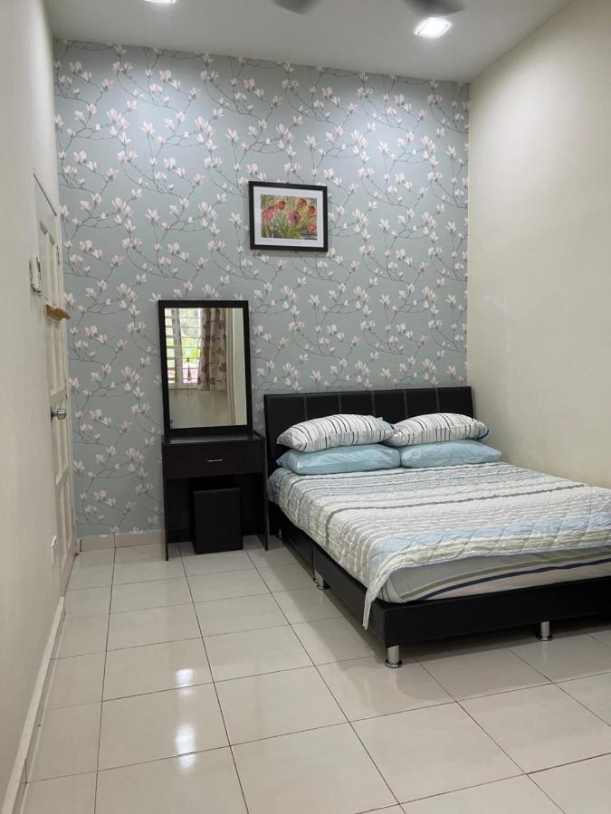 Magnolia 1 Homestay Kampung Kuala Besut Exteriör bild