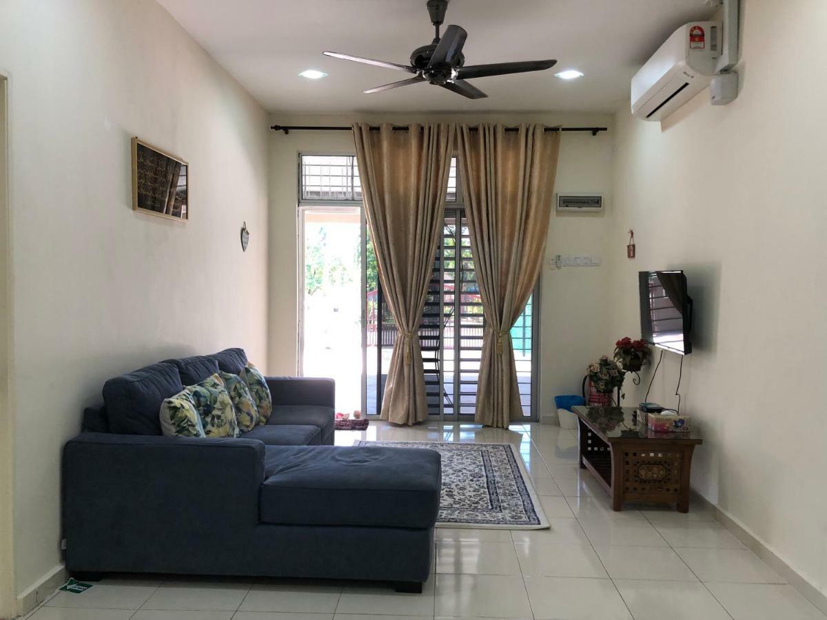 Magnolia 1 Homestay Kampung Kuala Besut Exteriör bild
