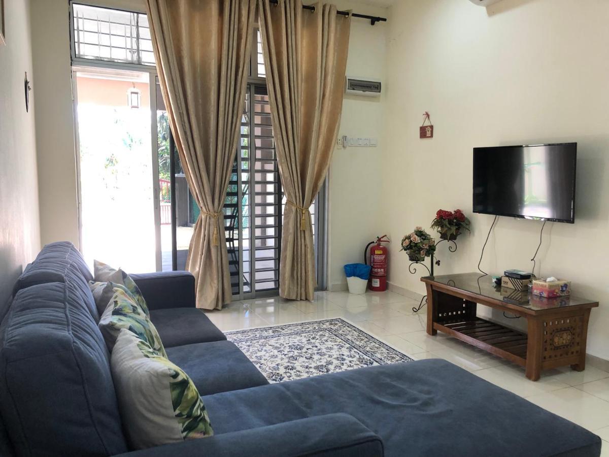 Magnolia 1 Homestay Kampung Kuala Besut Exteriör bild